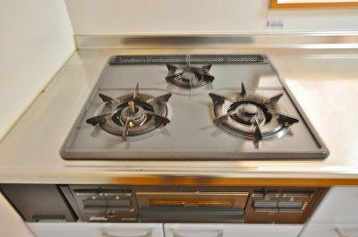 Other Equipment. 3-neck of the system Kitchen, Also it comes with a grill ☆