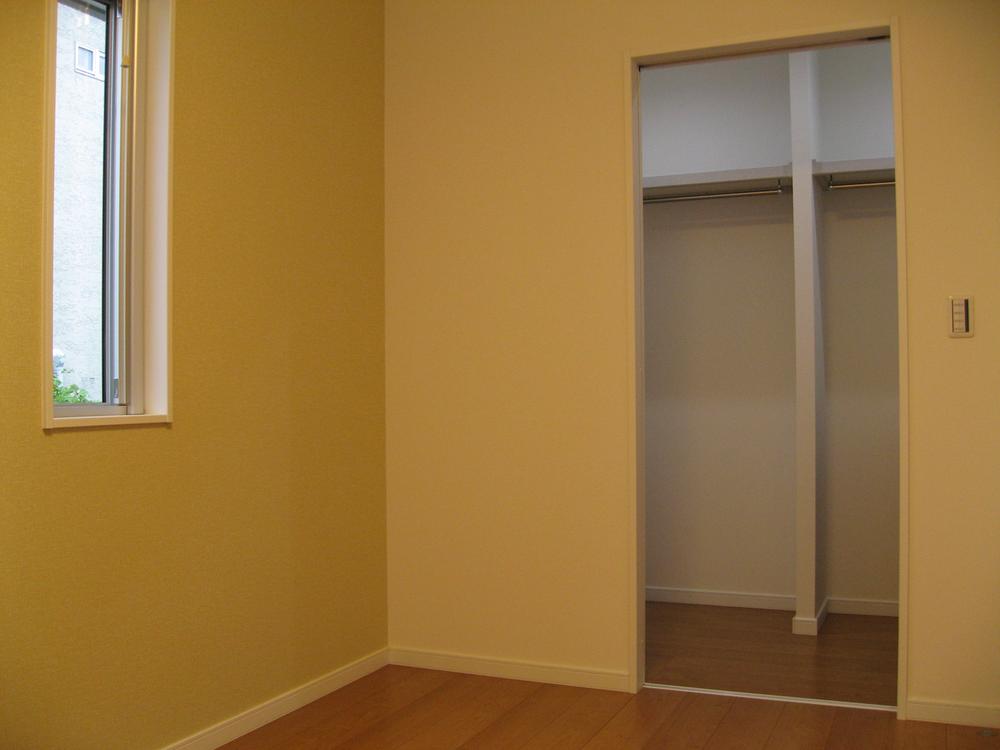 Receipt. Walk-in closet (master bedroom)