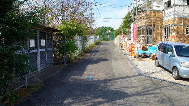 Local photos, including front road. Local (11 May 2013) Shooting