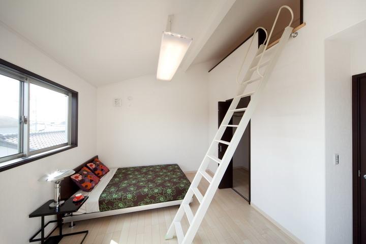 Non-living room. Master bedroom. It comes with a loft on top of the walk-in closet that can store plenty. It is likely to also be used as a dad of study.