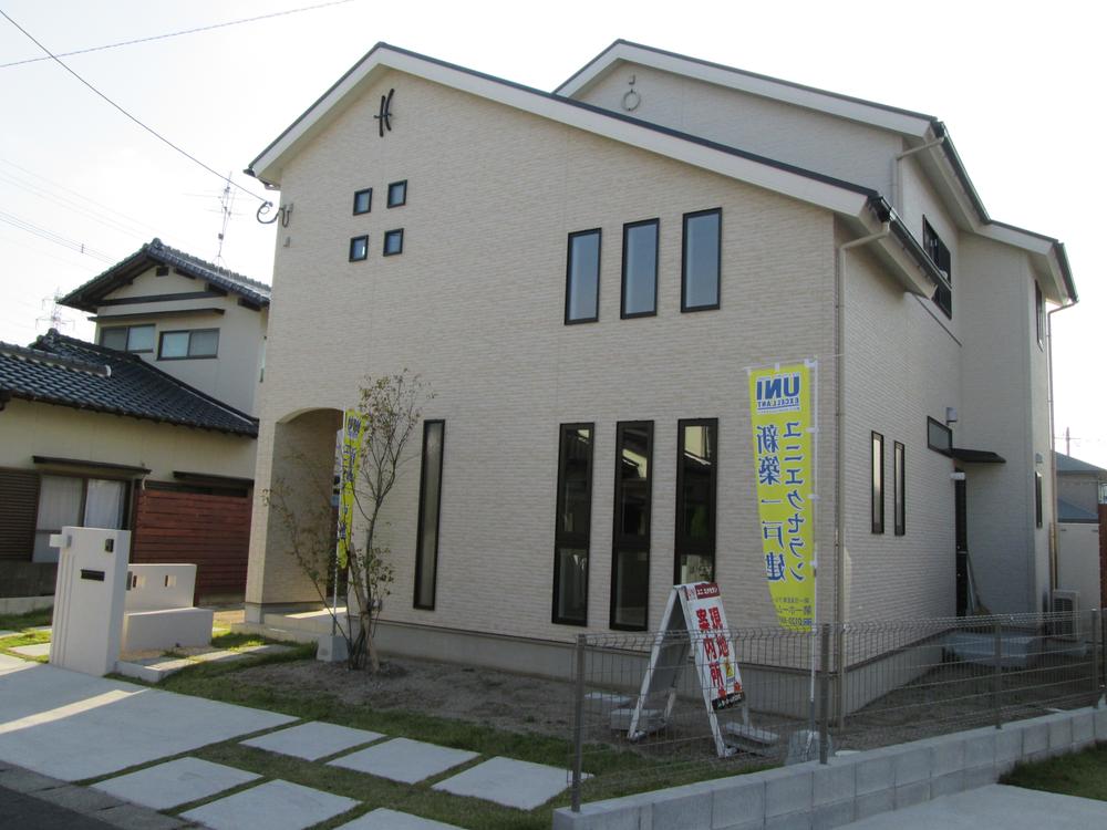 Local appearance photo. No. 1 destination