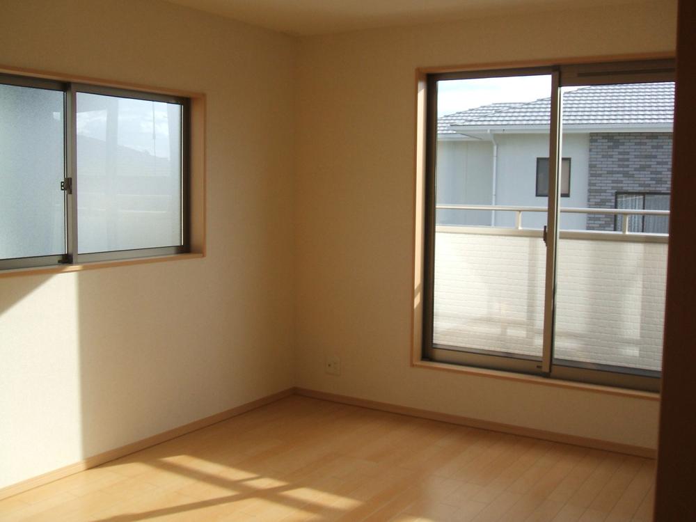 Same specifications photos (Other introspection). Same specifications