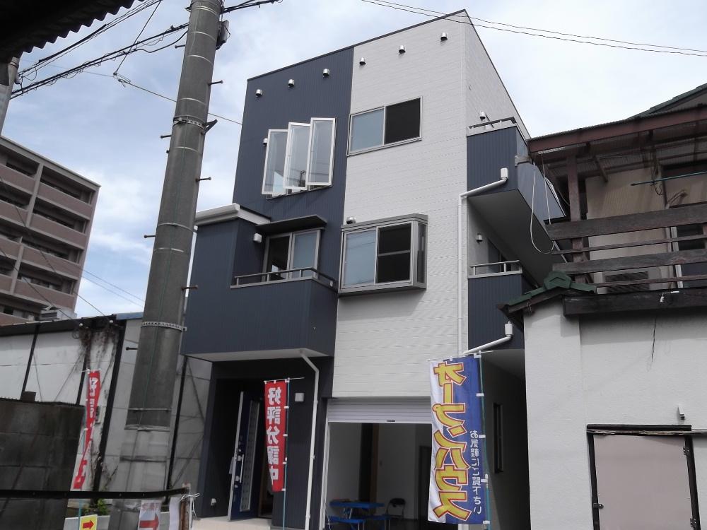 Local photos, including front road. Local (August 2013) Shooting