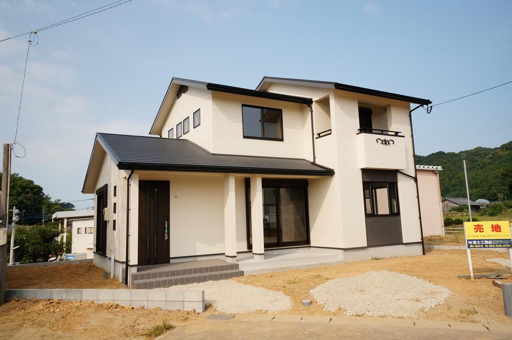 Local appearance photo