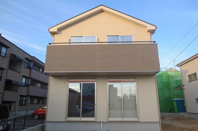 Local appearance photo. Local (12 May 2013) Shooting