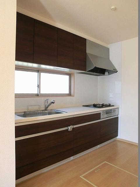 Kitchen. 3-neck gas stove! System kitchen!