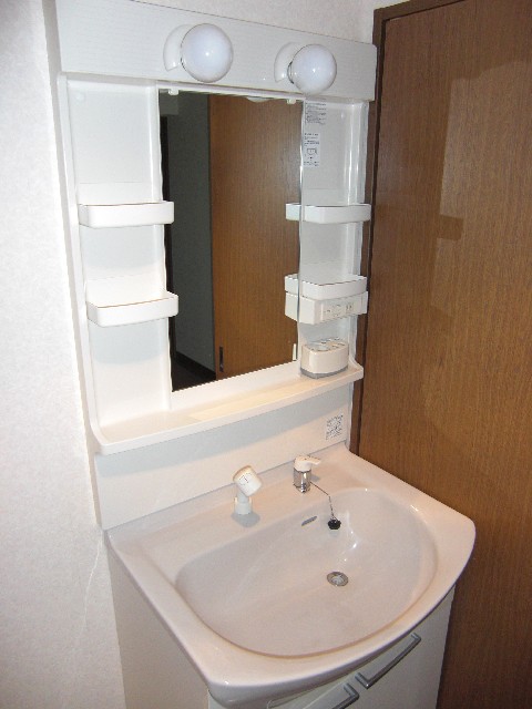 Washroom. Shampoo dresser ☆ 