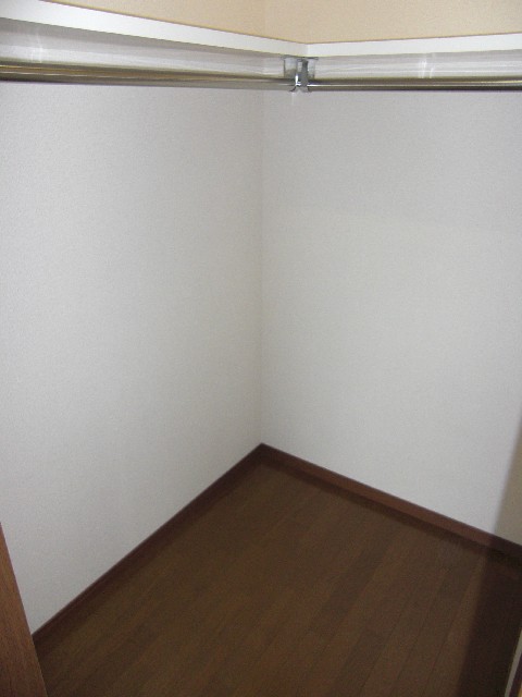 Receipt. Walk-in closet in the storage lot ☆ 