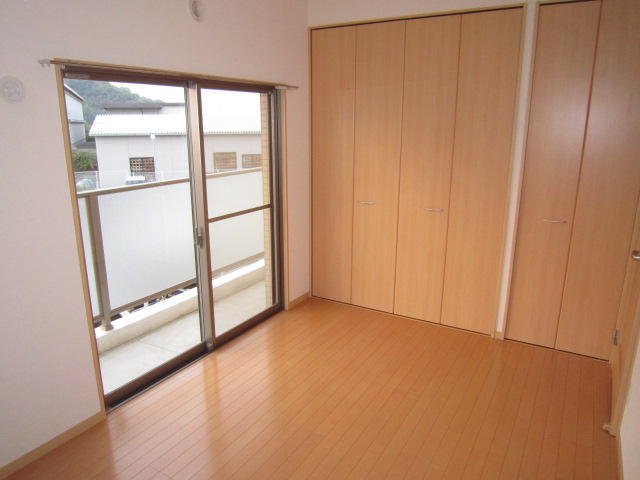 Other room space. All flooring ☆ 