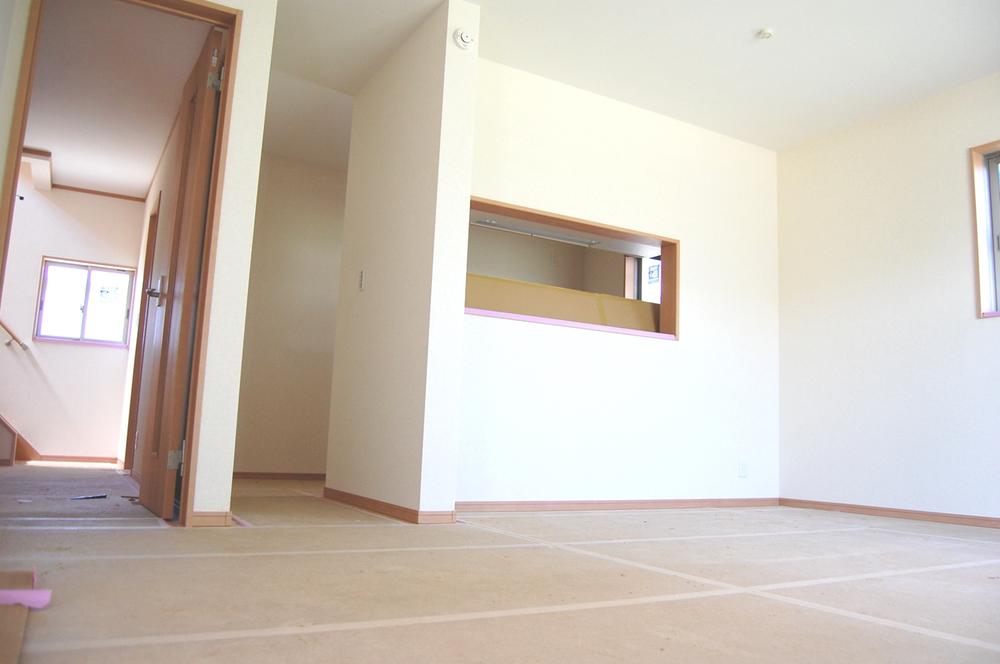 Same specifications photos (living)