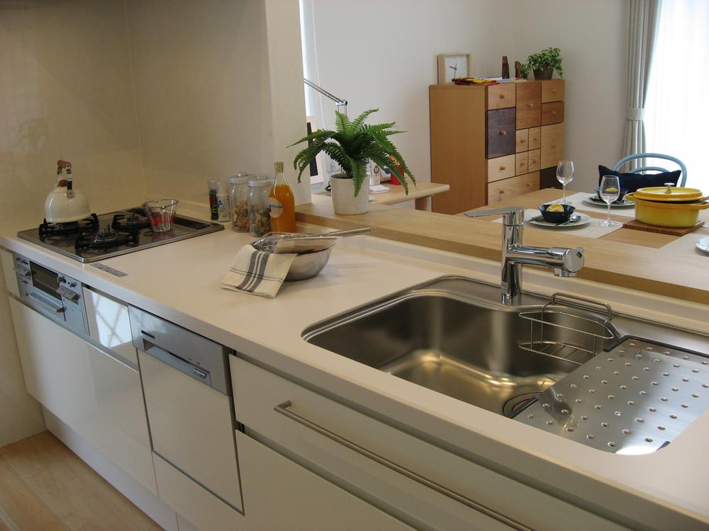 Kitchen. No. 7 model building kitchen