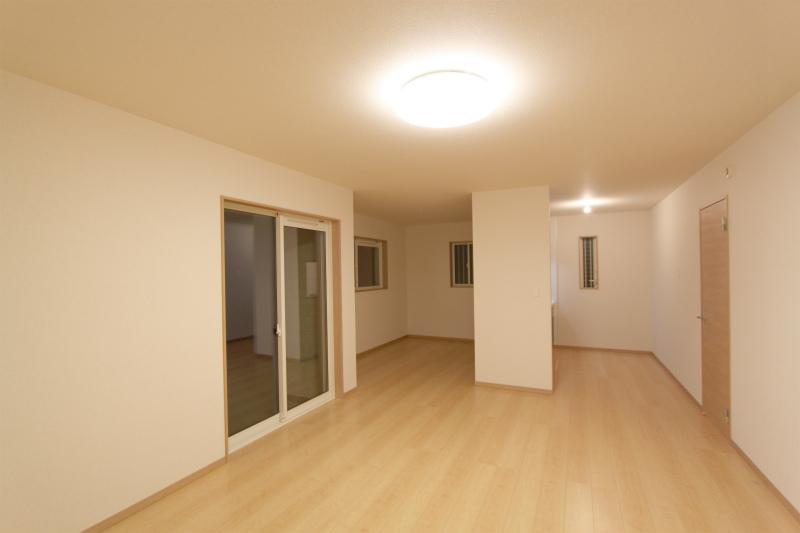 Same specifications photos (living)