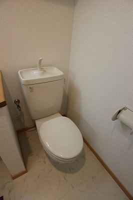 Balcony. Toilet