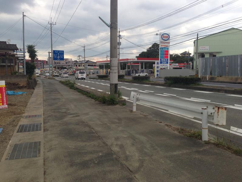 Local photos, including front road. Local (11 May 2013) Shooting