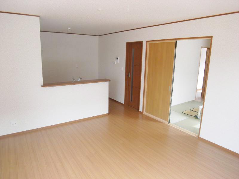 Living. Building 2 (October 2013) Shooting