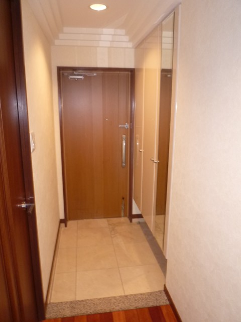 Entrance. Wide entrance