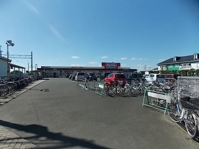 Shopping centre. Maxvalu 400m to Wu