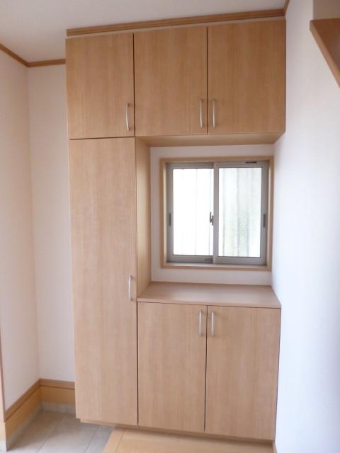 Entrance. Entrance footwear purse