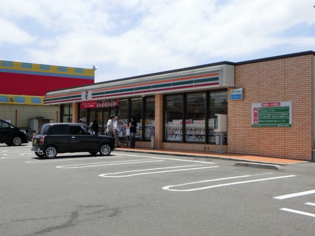 Convenience store. Seven-Eleven Kurume Tsubuku Station store (convenience store) to 500m