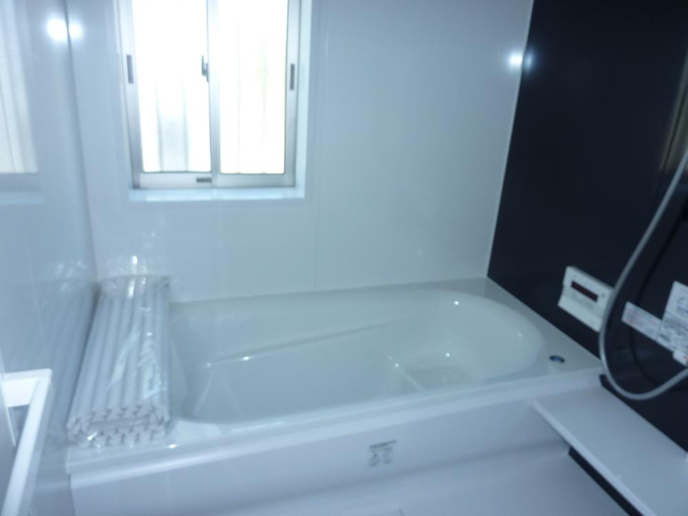 Bathroom. Local (11 May 2013) Shooting