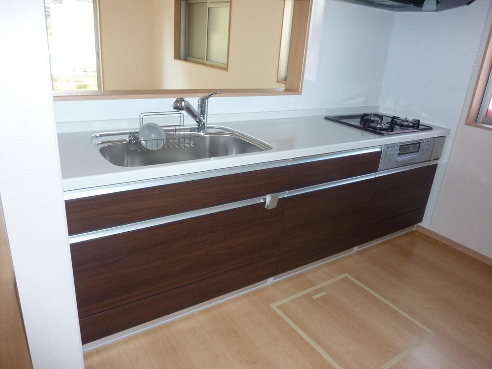 Kitchen. Local (11 May 2013) Shooting