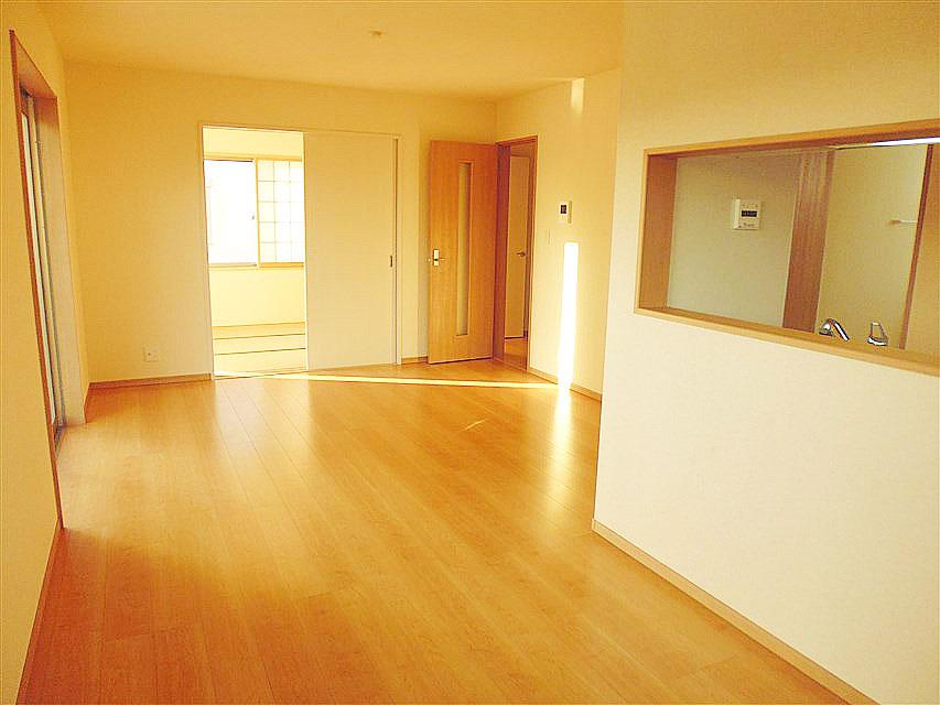 Living. Bright and wide over have living