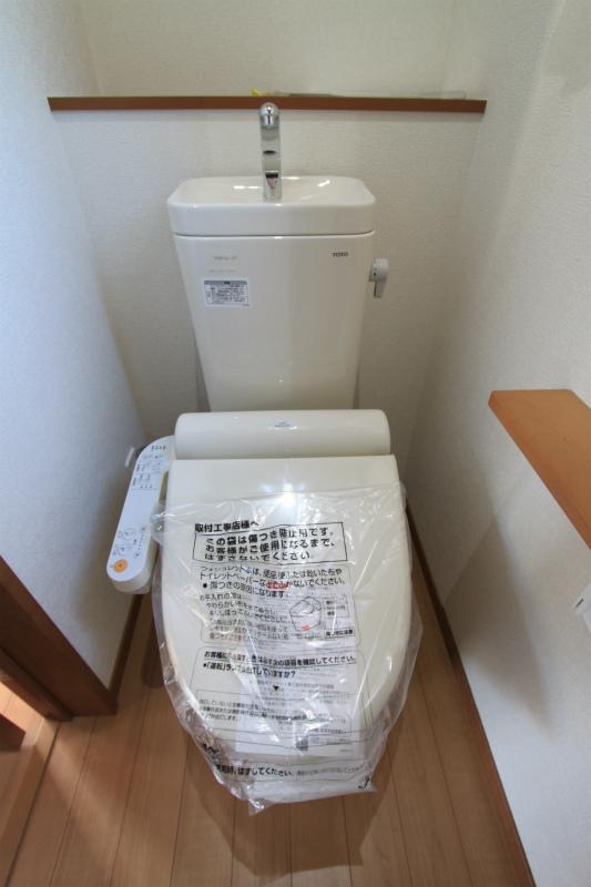 Toilet. Same specifications Photos
