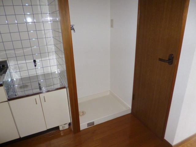 Other room space. Washing machine Storage