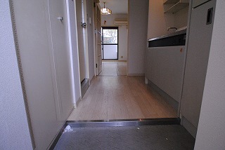 Entrance. The same type Similar photo There is a case where the color of the floor is different. 