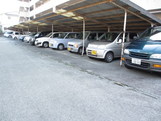 Building appearance. Covered parking