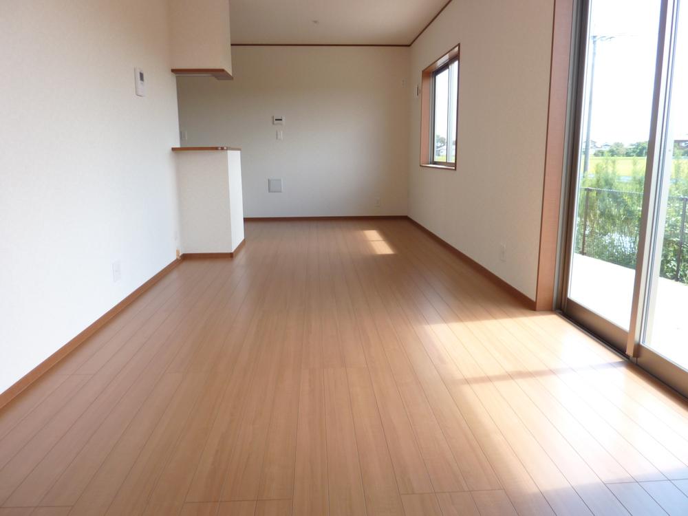 Same specifications photos (living). It is a specification photo of the same construction company. Since there may be different from the actual finish, Please note.