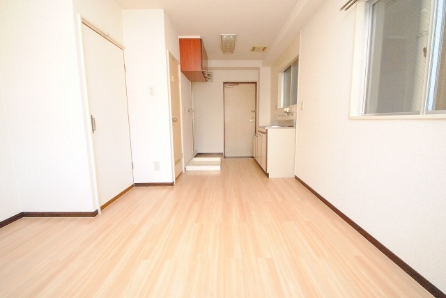 Living and room. Same properties similar photos