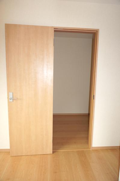 Same specifications photos (Other introspection). (Building 2) same specification