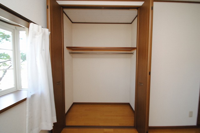 Receipt. Interior image