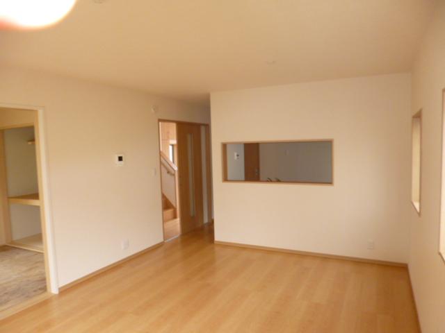 Same specifications photos (living)