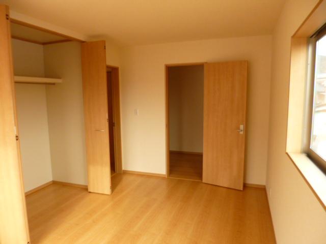 Non-living room. Indoor (12 May 2013) Shooting