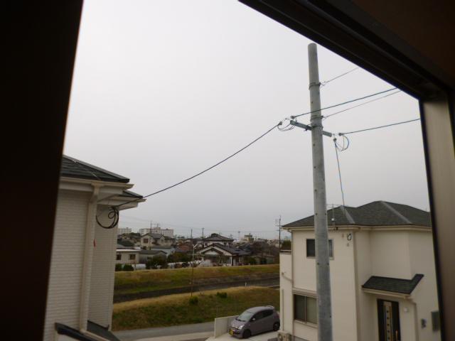 View photos from the dwelling unit. View from the site (December 2013) Shooting