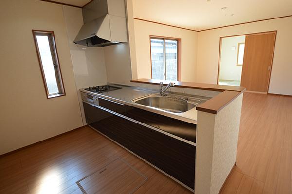 Kitchen. In face-to-face kitchen, You can talk while cooking with family.