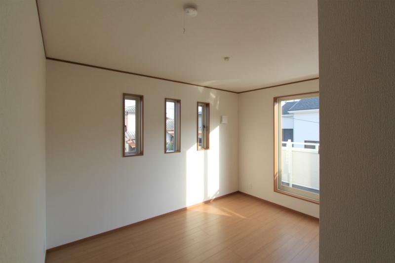 Non-living room. Same specifications Photos