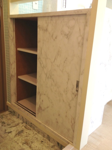 Entrance. There are storage capacity ◎ shoe box!