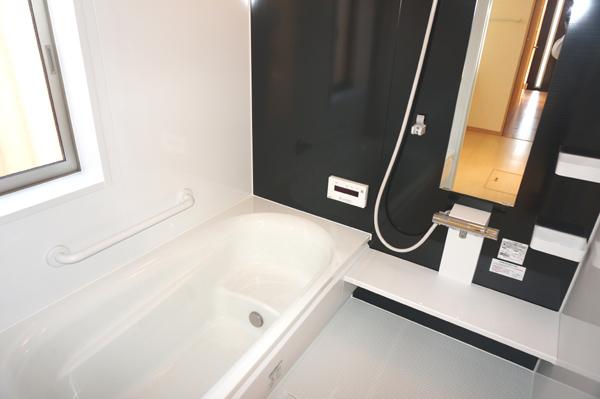 Same specifications photo (bathroom). (Building 2) same specification