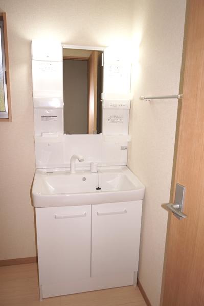 Same specifications photos (Other introspection). (Building 2) same specification