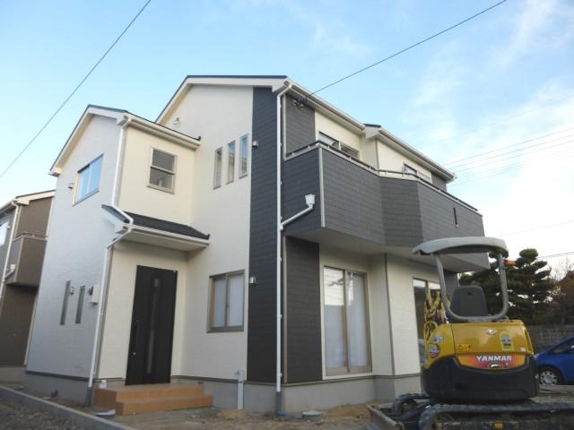 Local appearance photo. Same construction company a similar type