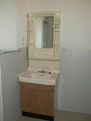 Other room space. Washroom