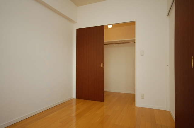 Receipt. Interior image: the same apartment a separate room