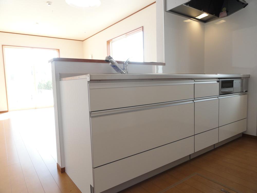 Kitchen.  ◆  ◆ Face-to-face kitchen with family and communication while the cuisine can be taken!