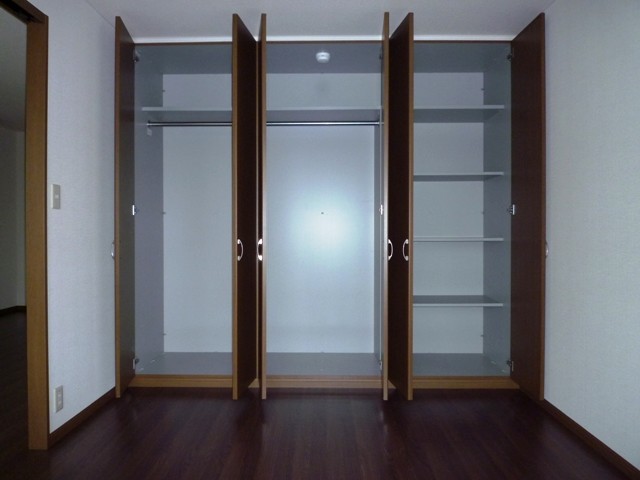 Receipt. A lot of storage space is roasted