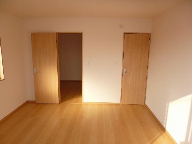 Receipt. Walk-in closet