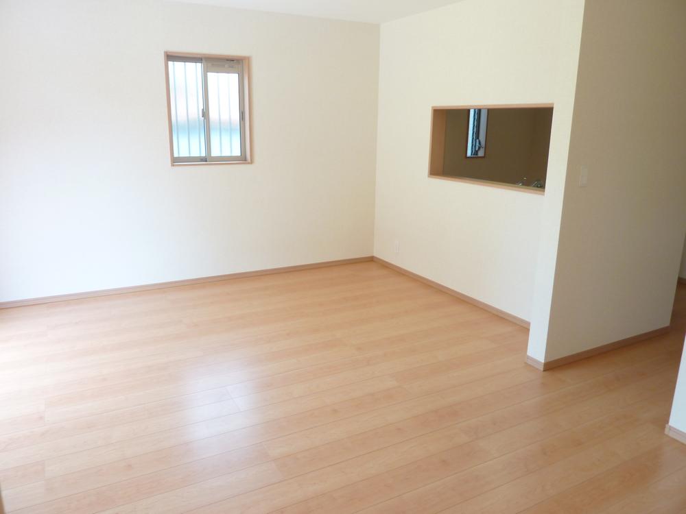 Same specifications photos (living). It is a specification photo of the same construction company. Since there may be different from the actual finish, Please note.