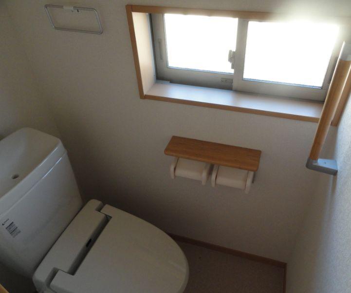 Toilet.  ☆ Image is a photograph at the time of completion ☆